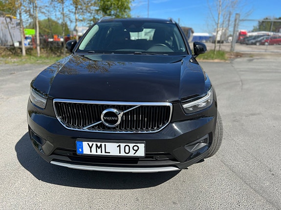 Volvo XC40 4 of 5