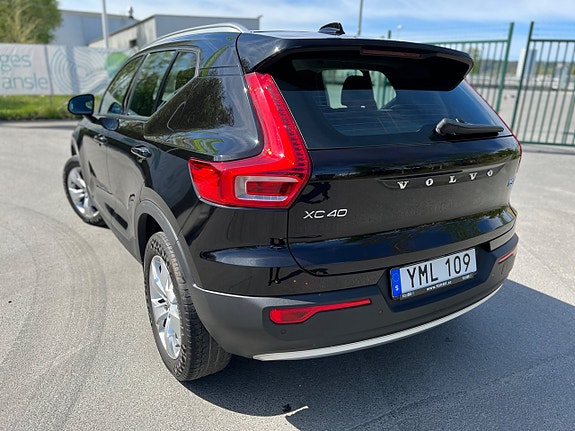 Volvo XC40 5 of 5