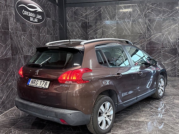 Peugeot 2008 2 of 5