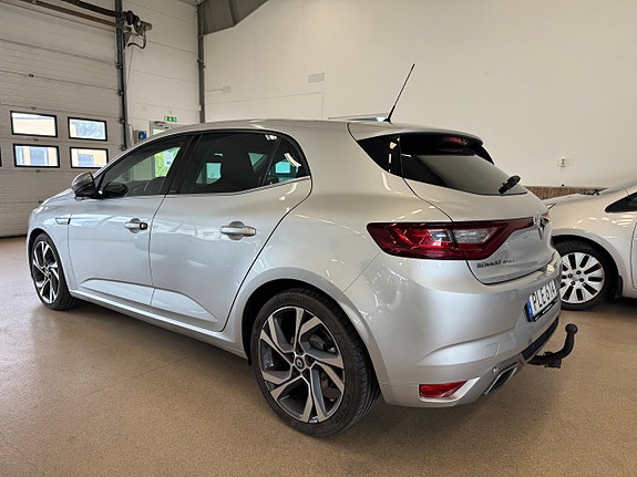Renault Megane IV 4 of 5