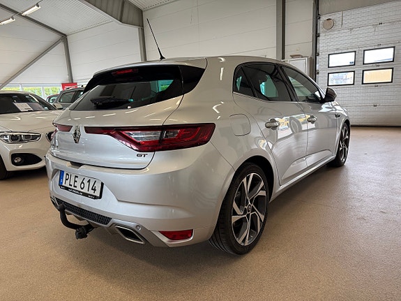 Renault Megane IV 3 of 5