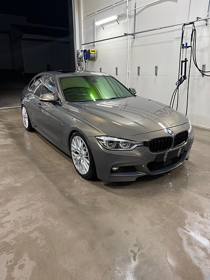 BMW 335d 4 of 5