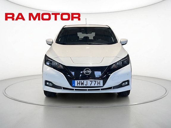 Nissan Leaf 3 of 16