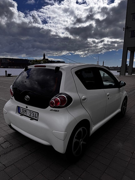 Toyota Aygo 3 of 5