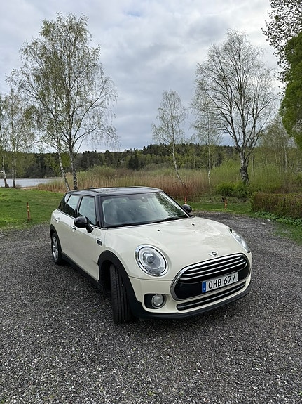 MINI Cooper 2 of 5