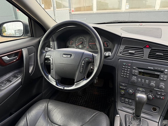 Volvo V70 18 of 27