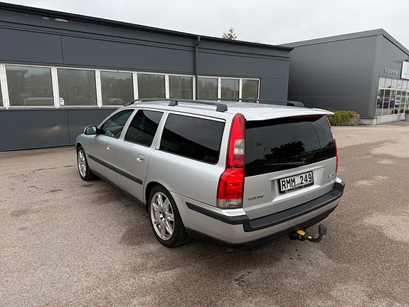 Volvo V70 10 of 27