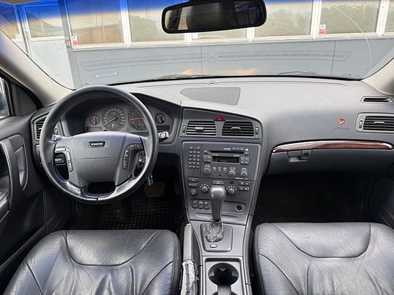 Volvo V70 19 of 27