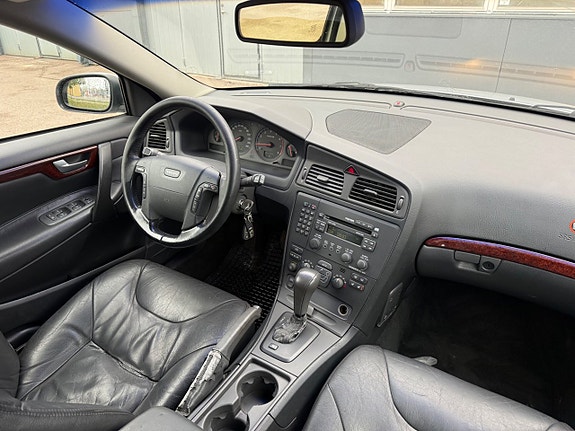 Volvo V70 15 of 27