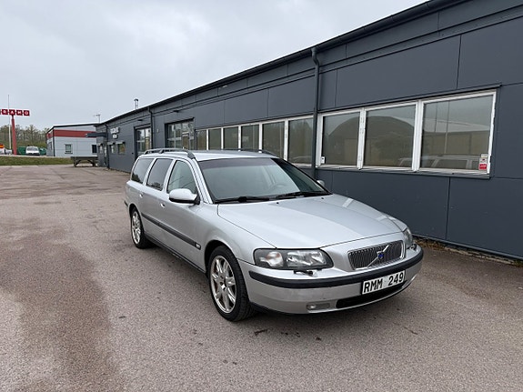 Volvo V70 7 of 27