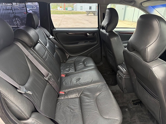 Volvo V70 25 of 27