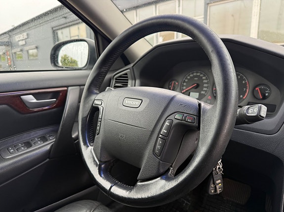 Volvo V70 20 of 27