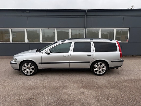 Volvo V70 5 of 27