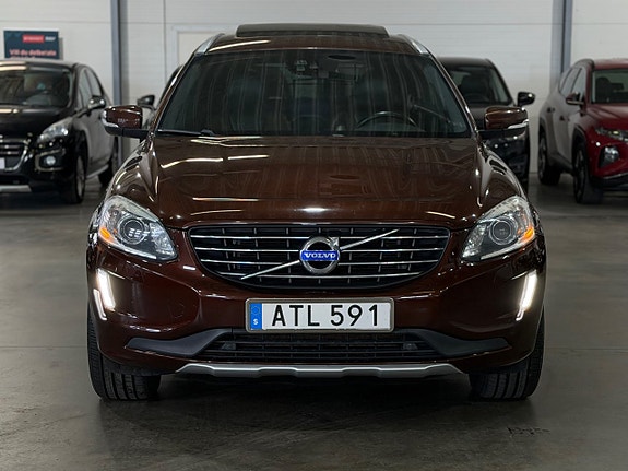 Volvo XC60 2 of 30