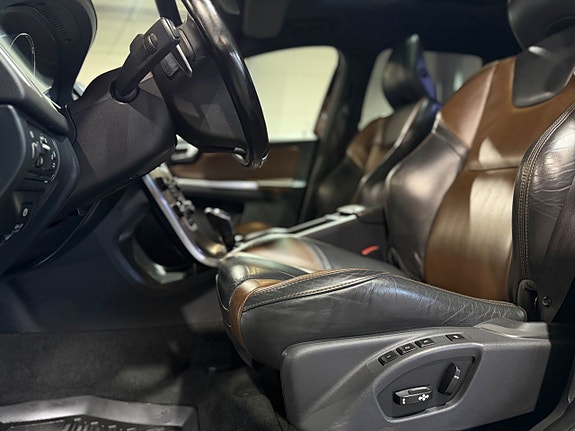 Volvo XC60 14 of 30