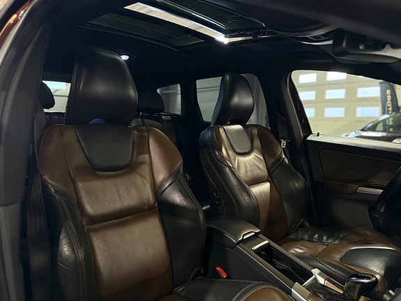 Volvo XC60 16 of 30