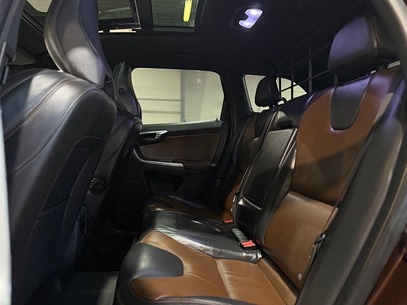 Volvo XC60 17 of 30