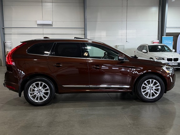 Volvo XC60 4 of 30