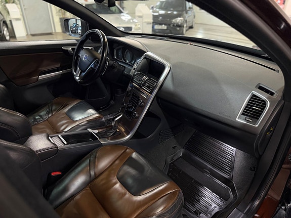 Volvo XC60 15 of 30