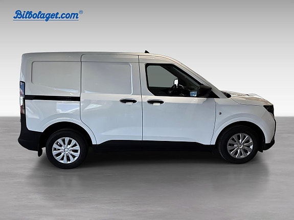Ford Transit Courier 3 of 9