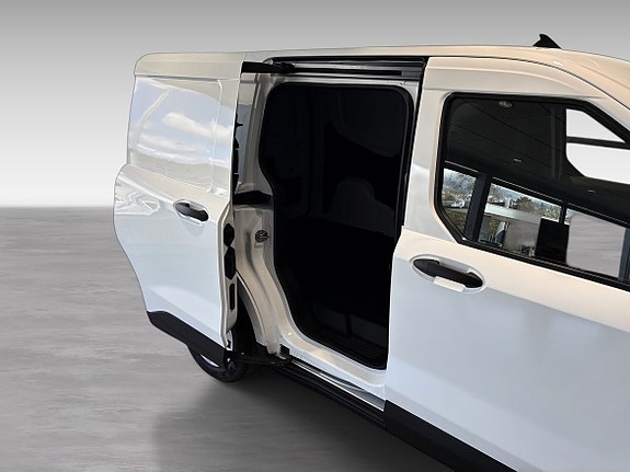 Ford Transit Courier 7 of 9