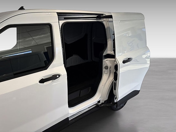 Ford Transit Courier 5 of 9