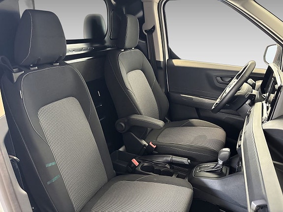 Ford Transit Courier 9 of 9