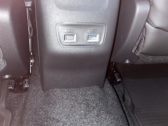 Peugeot 2008 8 of 23