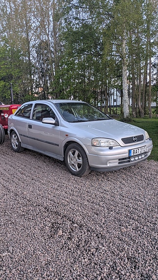 Opel Astra 2 of 5
