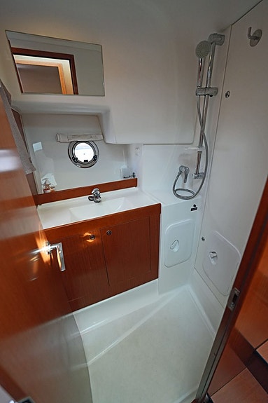 Beneteau Swift Trawler 34 13 of 24