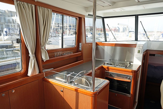 Beneteau Swift Trawler 34 10 of 24