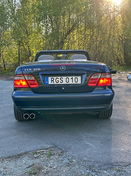 Mercedes-Benz CLK320 5 of 5