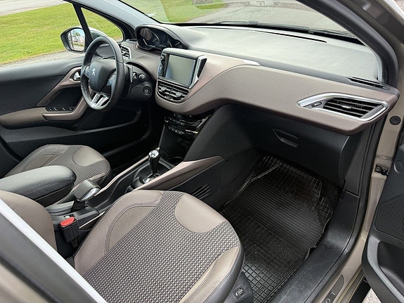 Peugeot 2008 9 of 21