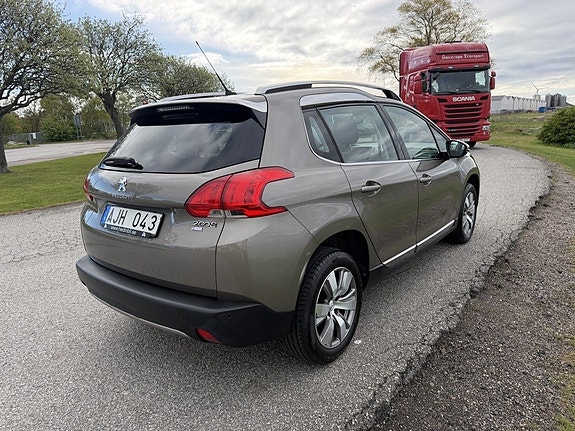 Peugeot 2008 4 of 5