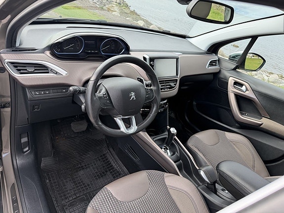 Peugeot 2008 7 of 21