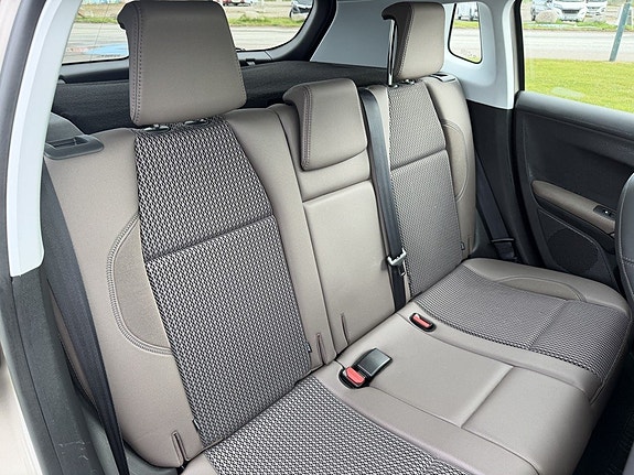 Peugeot 2008 10 of 21