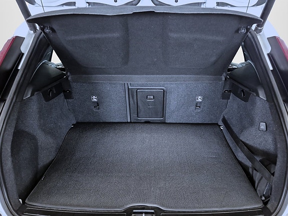 Volvo XC40 14 of 18