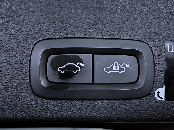 Volvo XC40 15 of 18