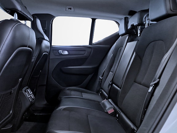 Volvo XC40 13 of 18