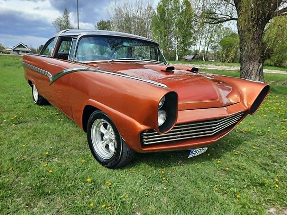 Ford Crown Victoria