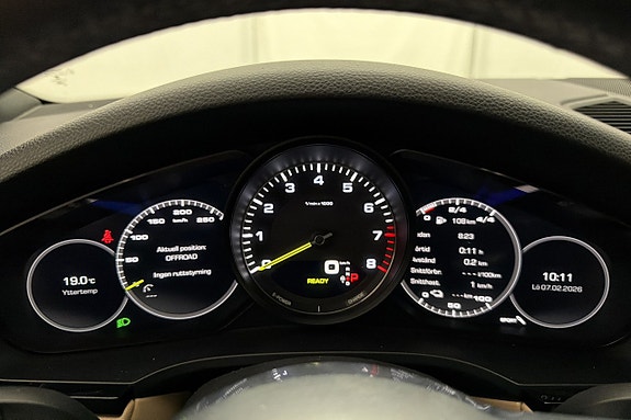 Porsche Cayenne 16 of 30