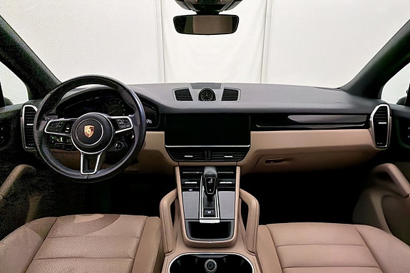 Porsche Cayenne 12 of 30