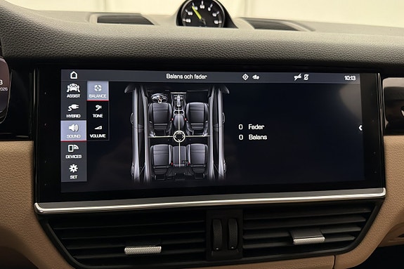 Porsche Cayenne 28 of 30