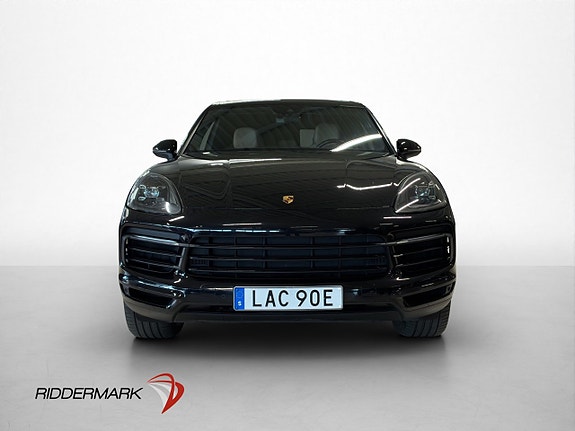 Porsche Cayenne 2 of 5