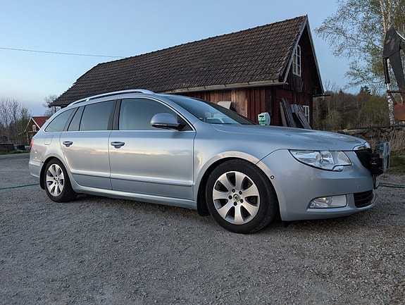 Skoda Superb 3 of 5
