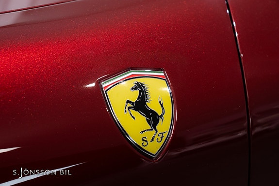 Ferrari Roma Spider 2 of 5