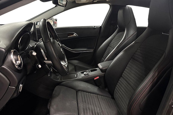 Mercedes-Benz CLA200 13 of 27