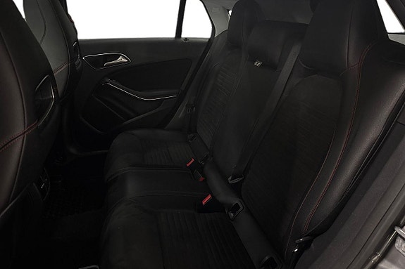 Mercedes-Benz CLA200 14 of 27