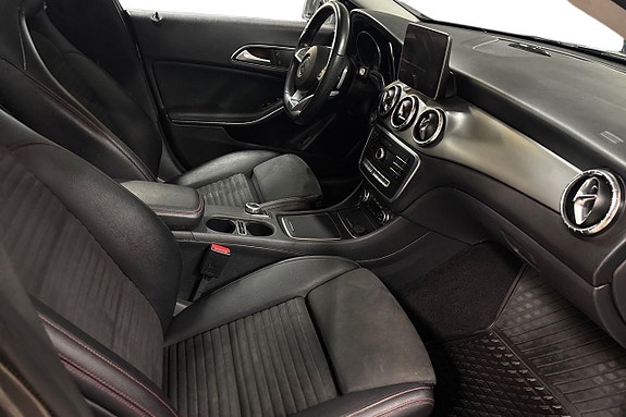 Mercedes-Benz CLA200 15 of 27