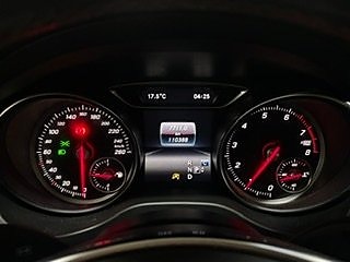 Mercedes-Benz CLA200 17 of 27